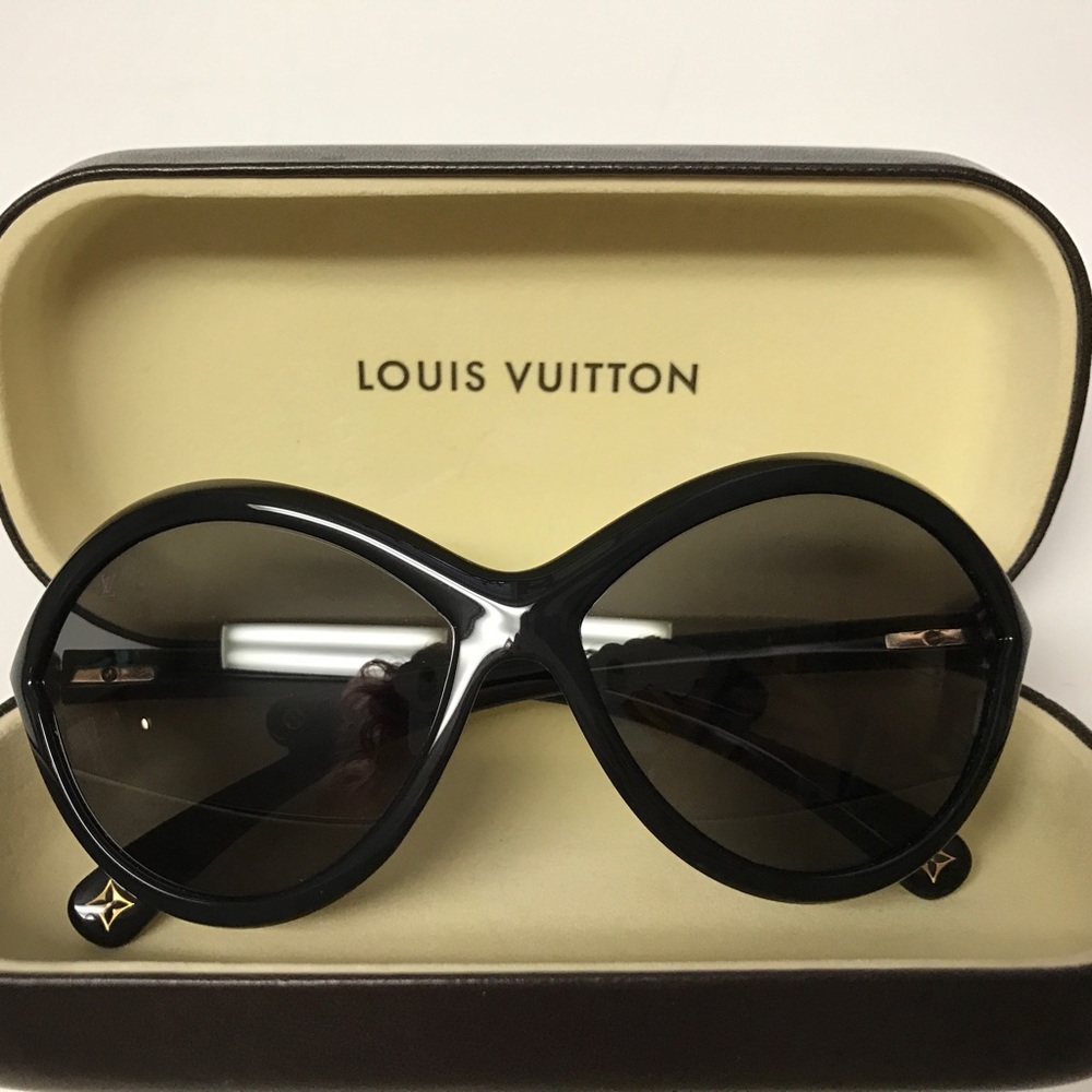 Louis Vuitton Black Sunglasses Authentic